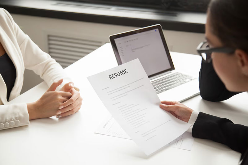 Small website banner showing the title How Copywriting Supports SEO Without Sacrificing Clarity with clean icons representing writing, search visibility, and clarity.